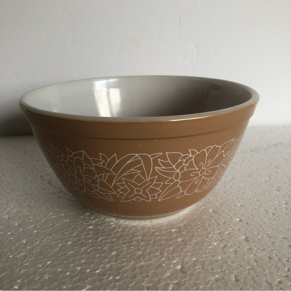 Pyrex Woodland Brown 1.5 Qt Mixing Bowl #402 Tan - Picture 4 of 6